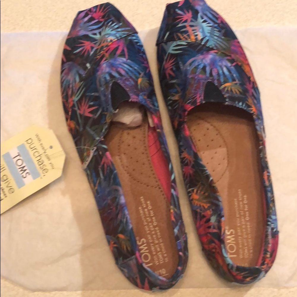 Toms slip on flats